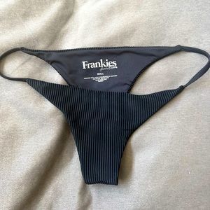 Frankie’s bikinis black small bottom